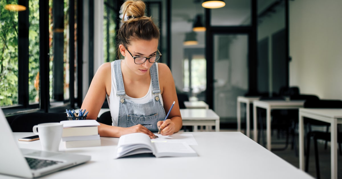 Hochwertige Textanalyse für deine wissenschaftliche Arbeit